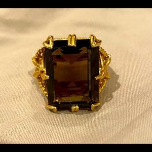 Gorgeous Costume Ring / size 6 / large purple stone/ gold color